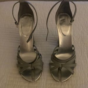 Burberry grey leather heels